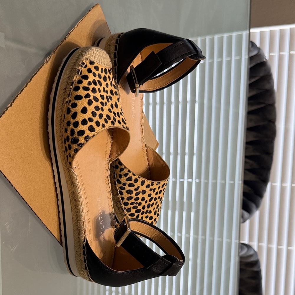 Gibson Latimer Black and Tan Espadrilles